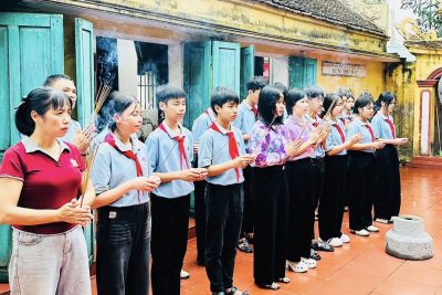 Trường THCS Khánh Phú ấm áp hoạt động ”Uống nước nhớ nguồn”